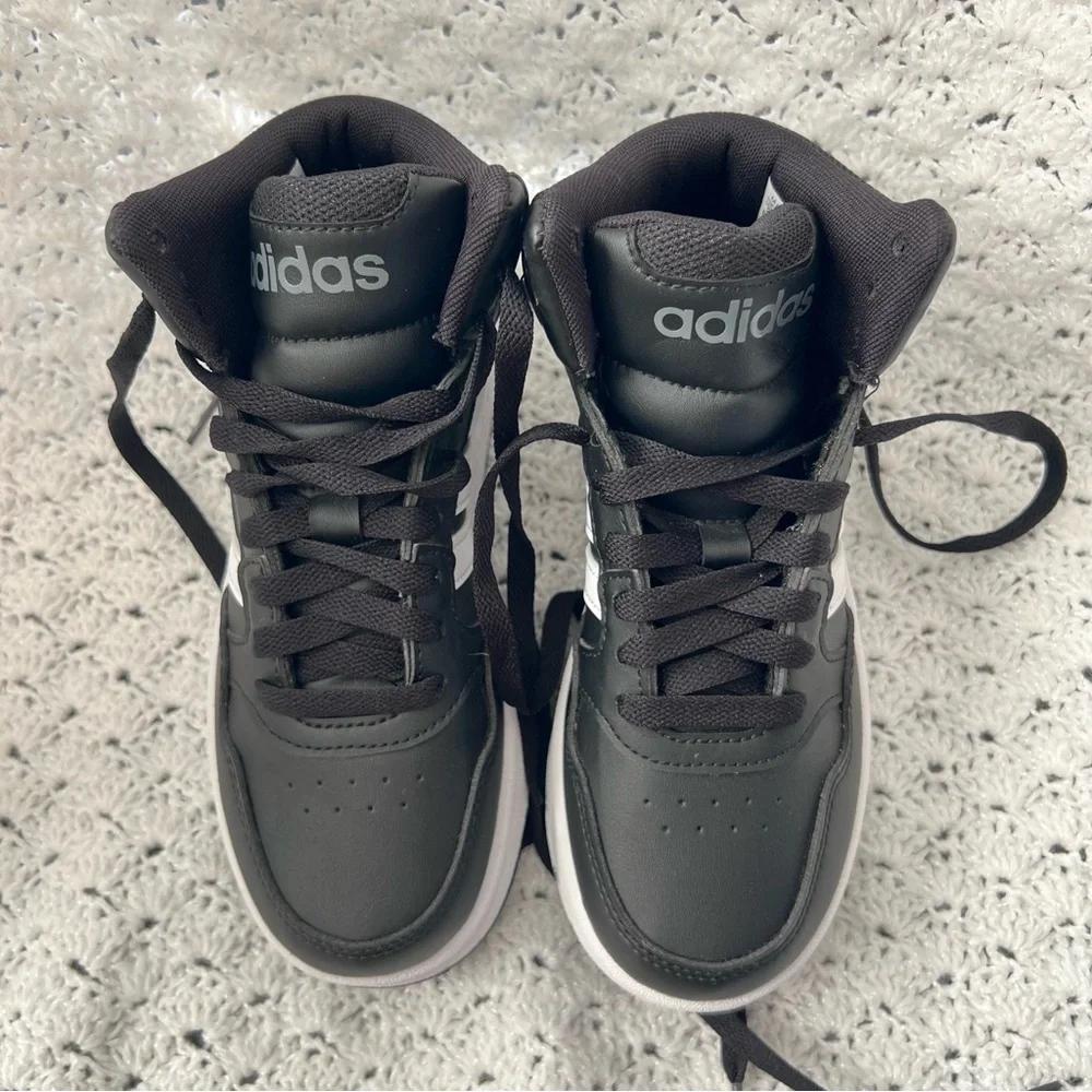 Adidas Hoops Mid 3.0 kids sneaker- black/ white boys size 2 - Picture 9 of 12